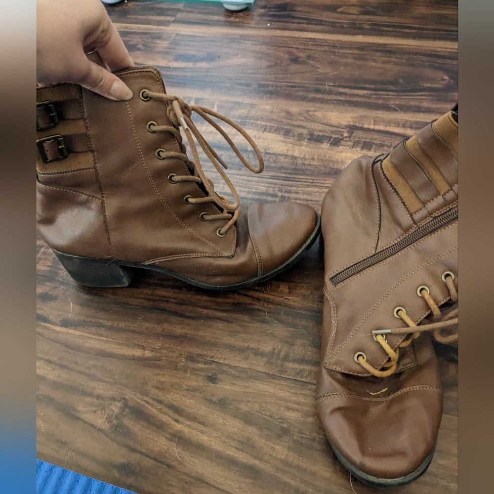 Women's size 8 brown ankle heeled boots
